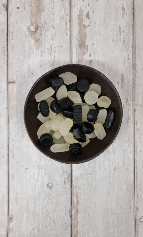 Frisia Winegum black&white